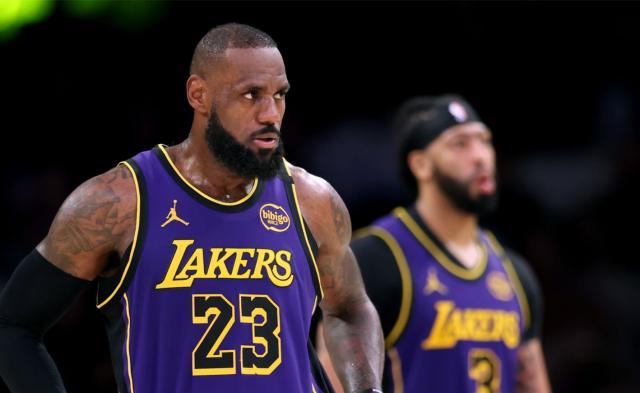 彩票开奖结果查询-篮板+防守全倒数！湖人终于重启双塔：多么痛的领悟